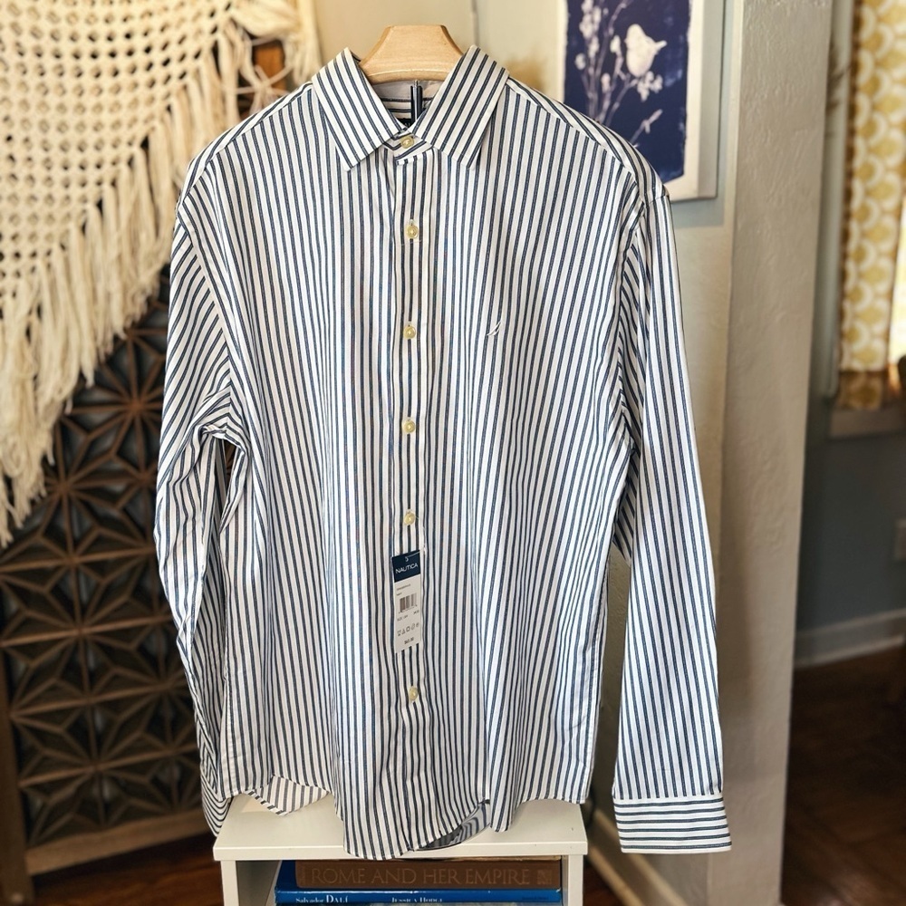 NWT Nautica Classic Fit Blue White Striped Long Sleeve Collared Shirt